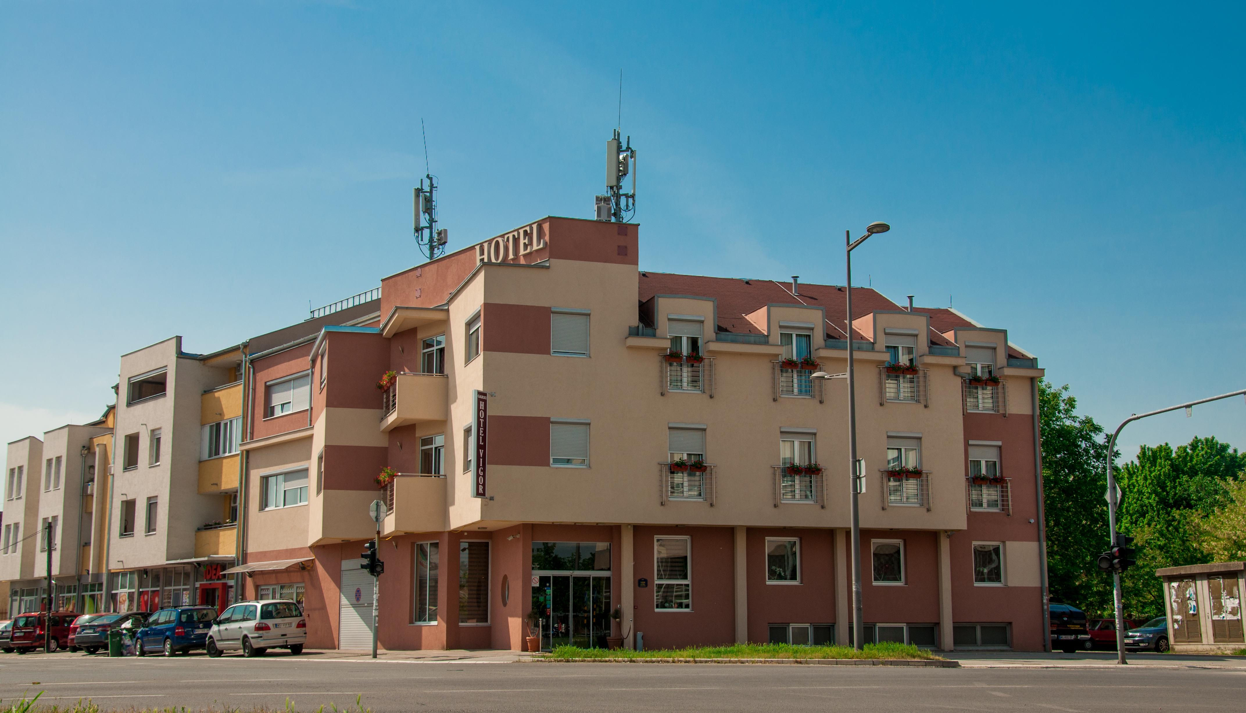 Garni Hotel Vigor - Ev Station Novi Sad Exteriör bild